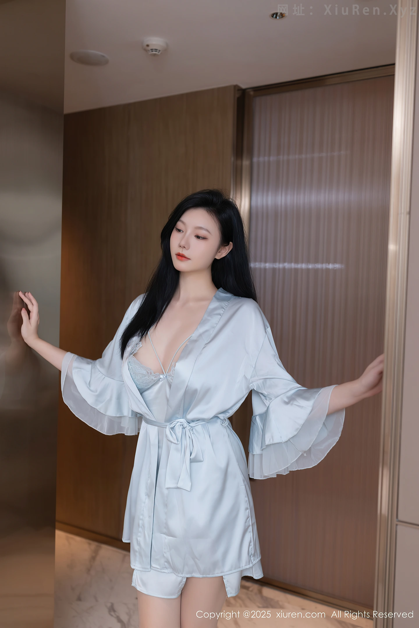 图片[5]-[XiuRen秀人网] VOL.10390 模特安然anran性感蓝色吊带睡裙配肉色丝袜秀曼妙身姿诱惑写真80P-秀人网官方网站